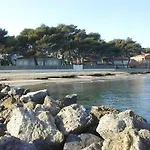 : 2 Pieces, Jardin Prive, Proche Et Port, Wifi, Parking - Fr-1-335-161 * Hyères