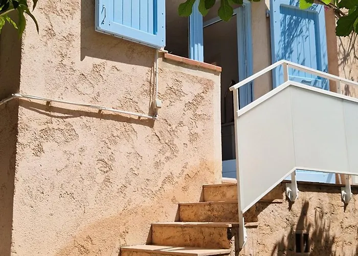 : 2 Pièces, Jardin Privé, Proche Et Port, Wifi, Parking - Fr-1-335-161