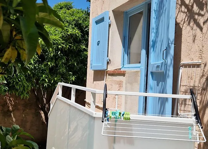 : 2 Pieces, Jardin Prive, Proche Et Port, Wifi, Parking - Fr-1-335-161 Apartamento